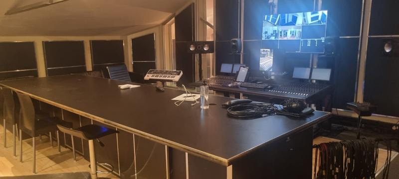 To Let commercial Property for Rent in Mowbray Western Cape